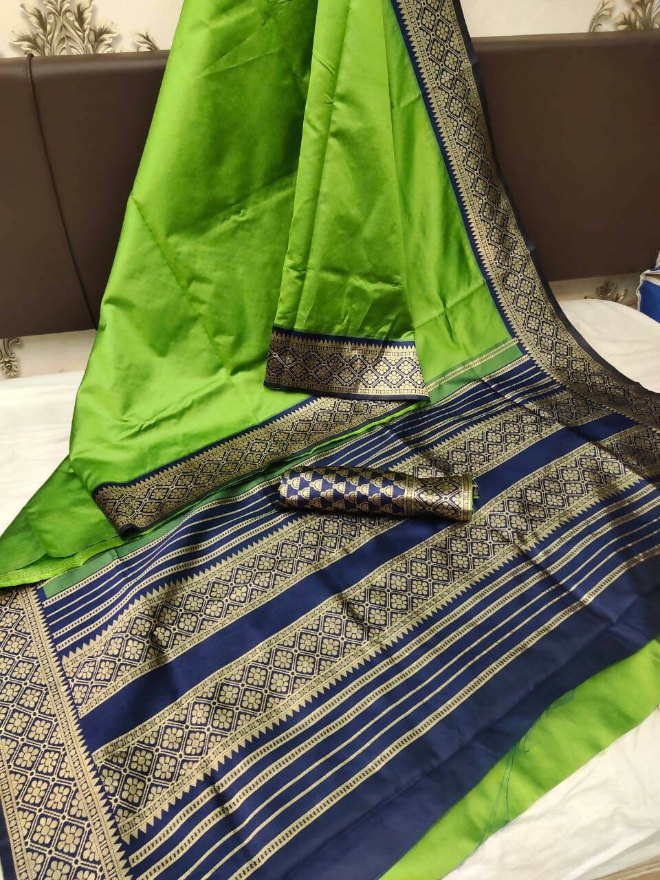 DEIANA'S Beautiful Designer Golden zari Soft Lichi Silk Saree - Mehndi