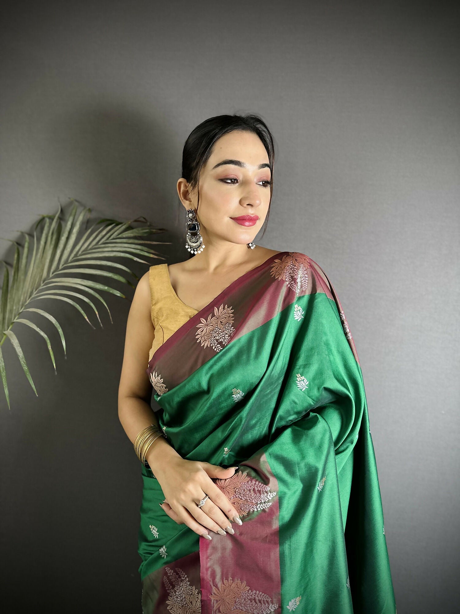 Joban Fashion Green Small Butti Soft Silk Banarasi Saree - Distacart