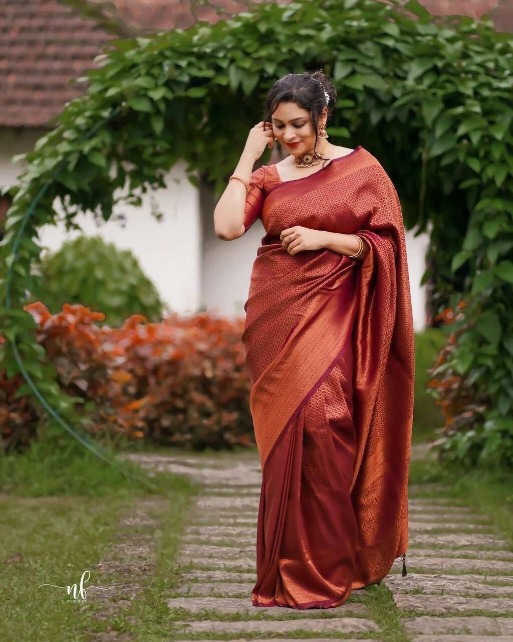 DEIANA'S Beautiful Designer Golden zari Soft Lichi Silk Saree - Maroon