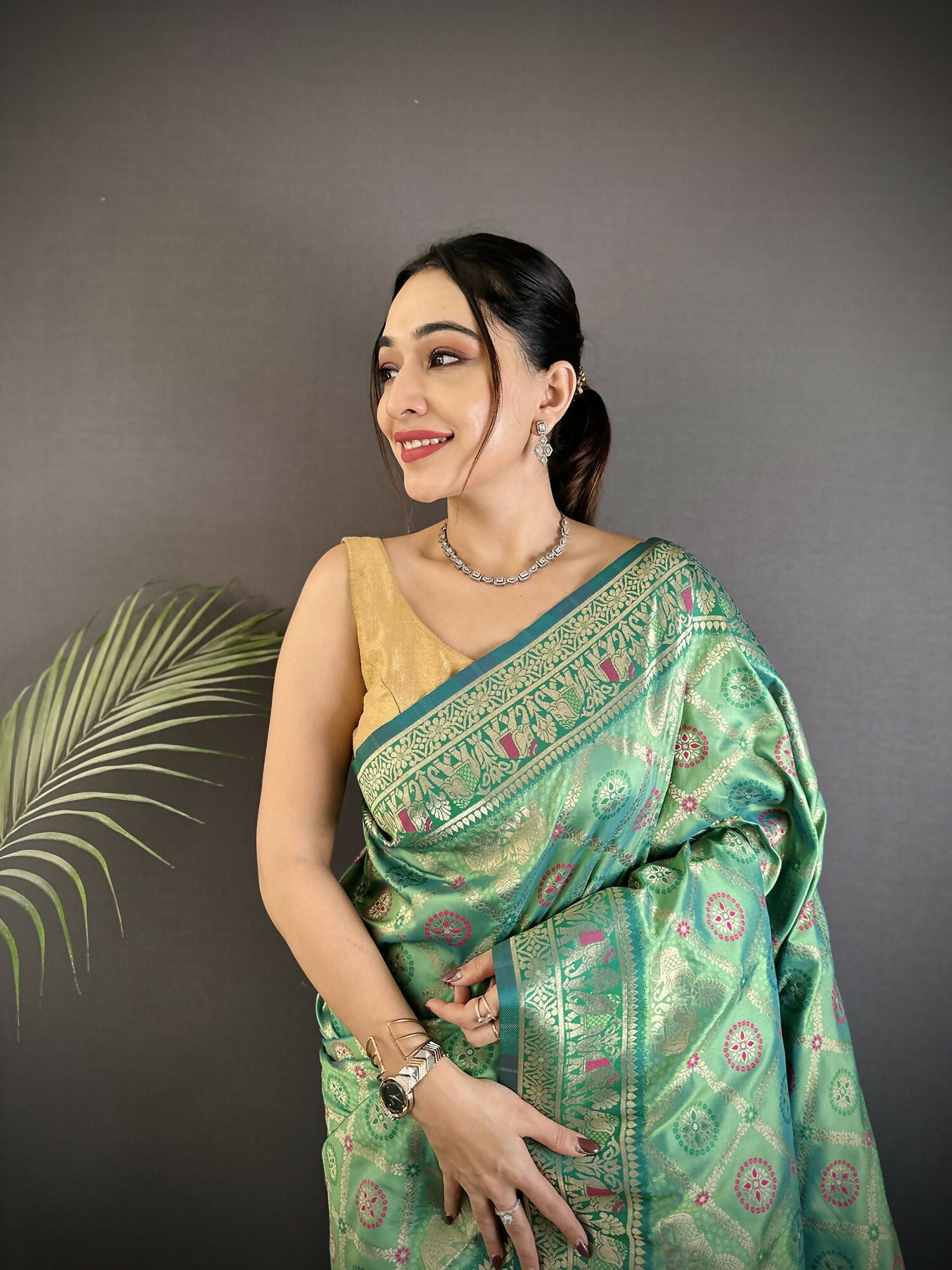 Joban Fashion Aqua Green Geometric Pattern Soft Silk Patola Saree - Distacart