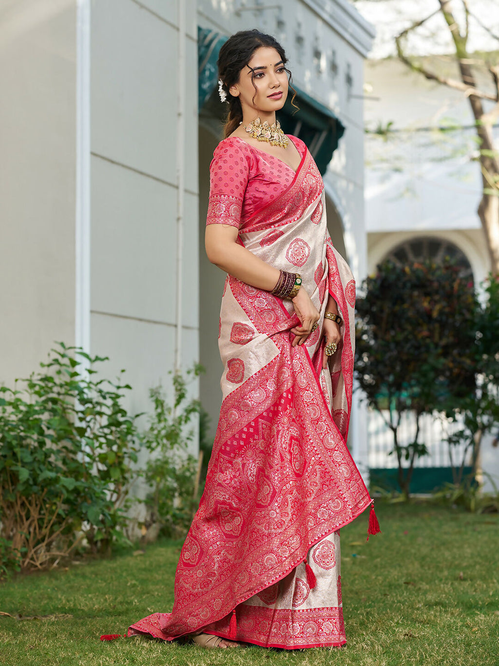 Shree Shyam Fashion Cream With Red Silk Blend Saree - Distacart