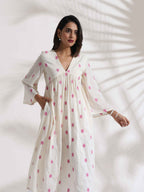 trueBrowns Off-White Cotton Floral Embroidered Flared Kurta Set - Distacart