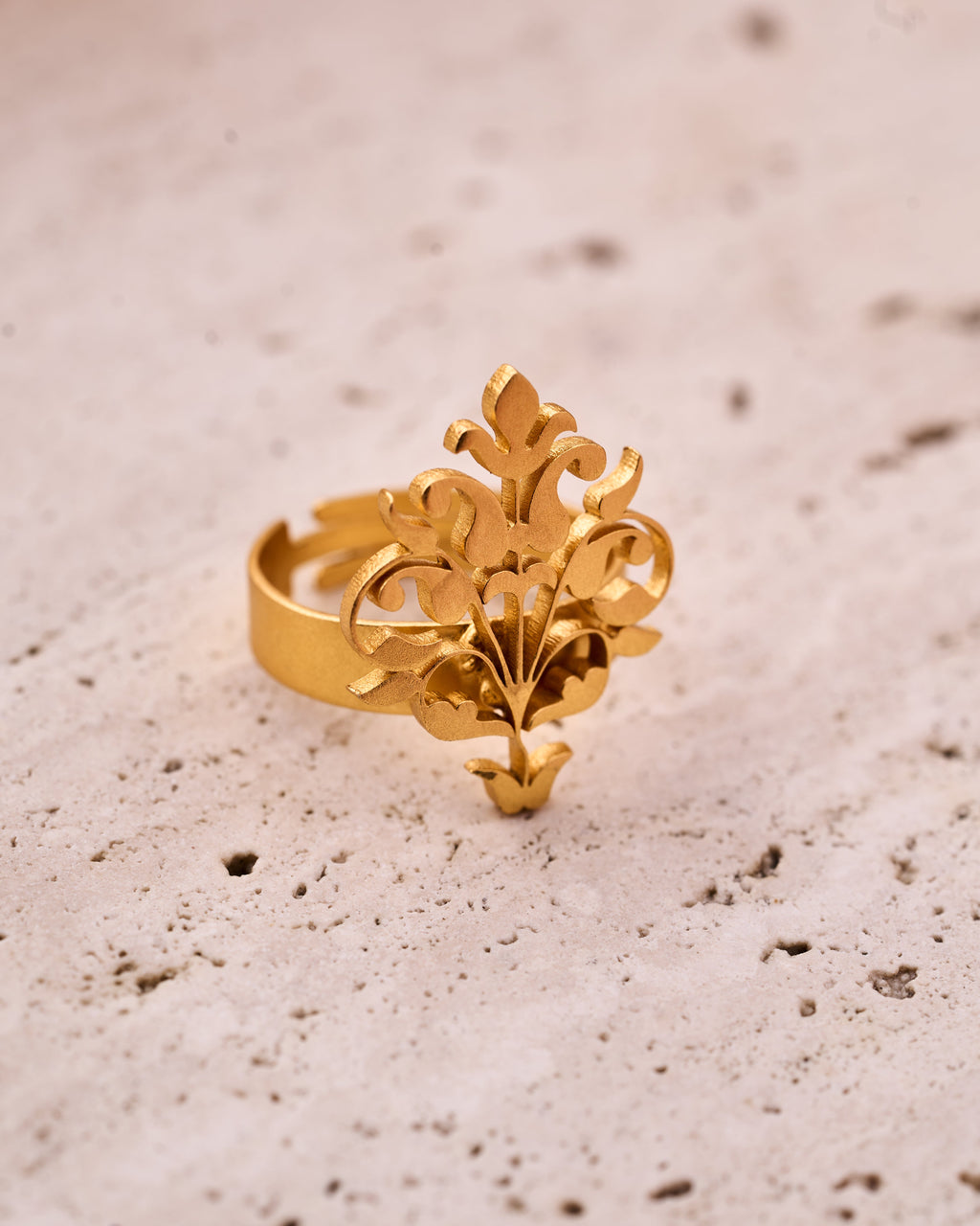 trueBrowns Gold-Polished Small Leaf Ring
