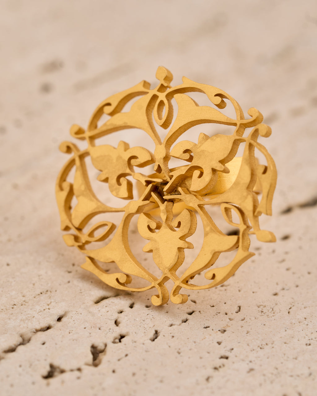 trueBrowns Gold-Polished Circle Ring