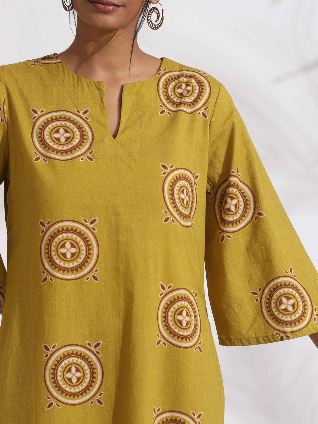 trueBrowns Green Cotton Print HighSlit Kurta Set - Distacart