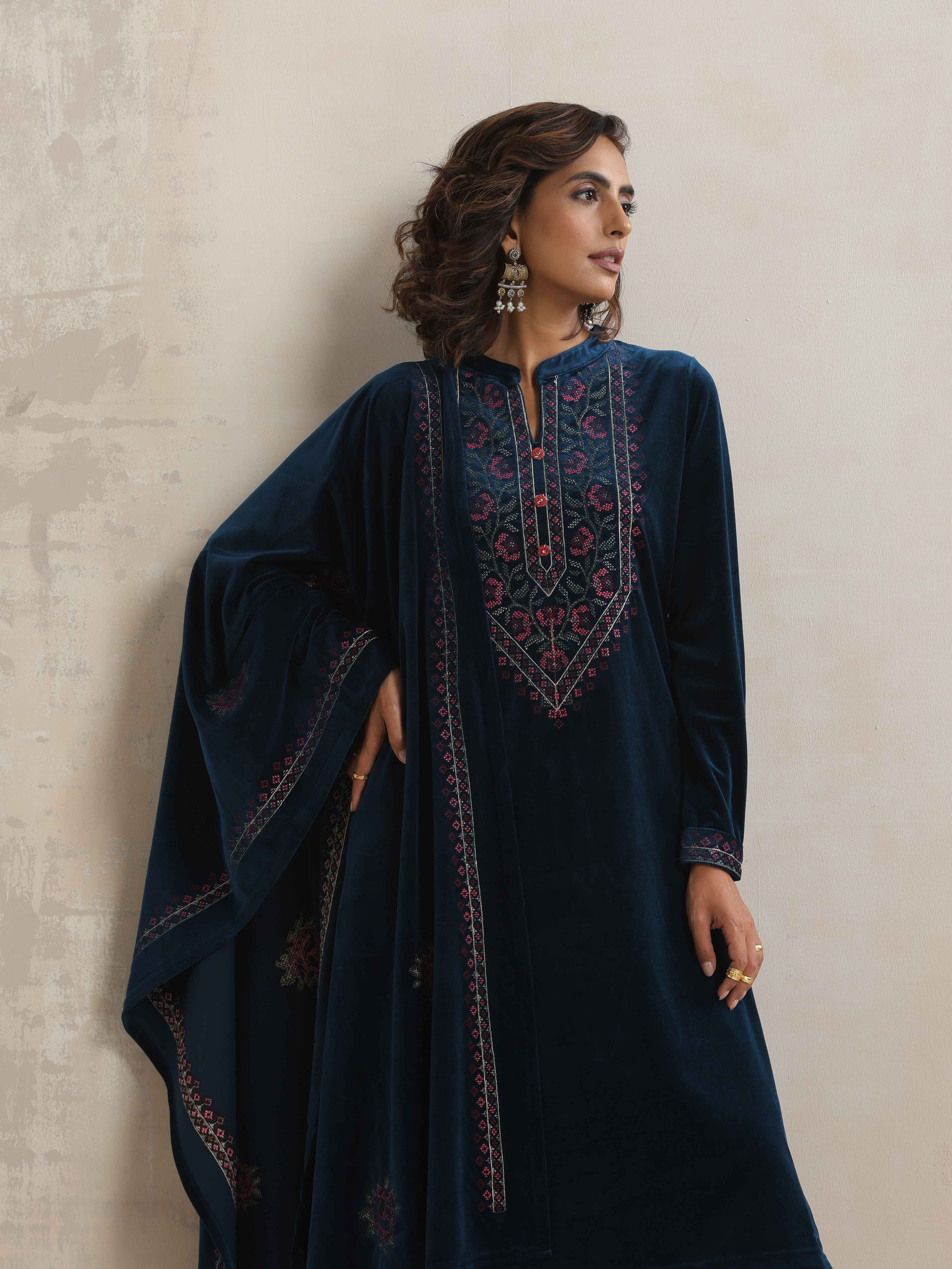trueBrowns Blue Velvet Floral Embroidered Kurta Pant Dupatta Set - Distacart