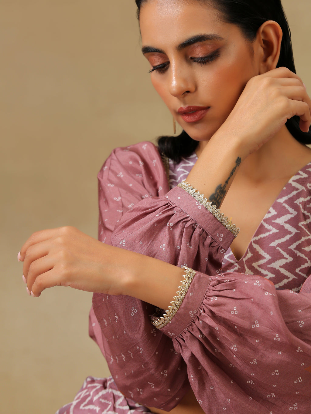 trueBrowns Dark Mauve Bandhani Printed Silk Elasticated Blouse
