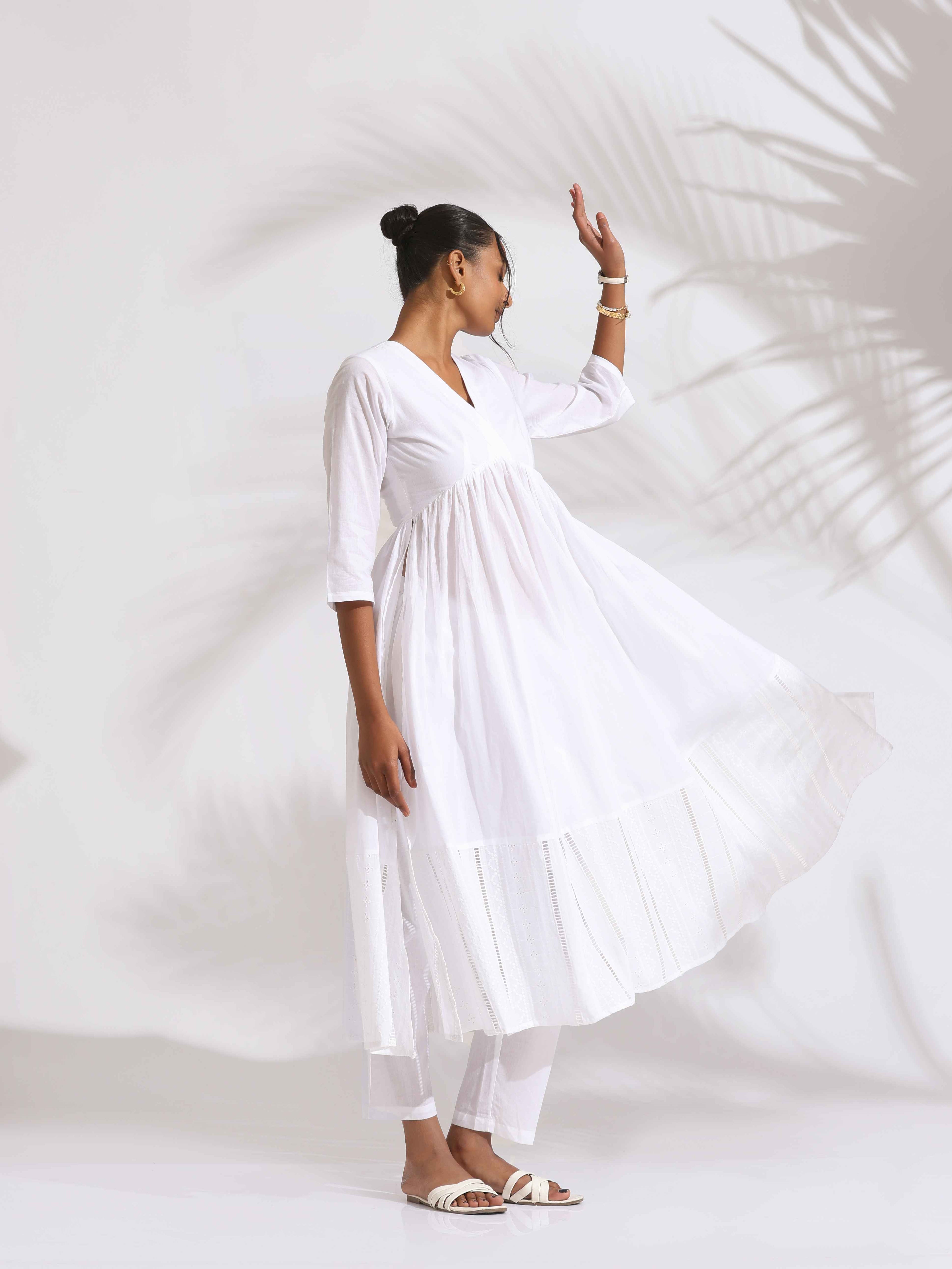 trueBrowns White Cotton Schiffli Flared Anarkali Kurta Set - Distacart