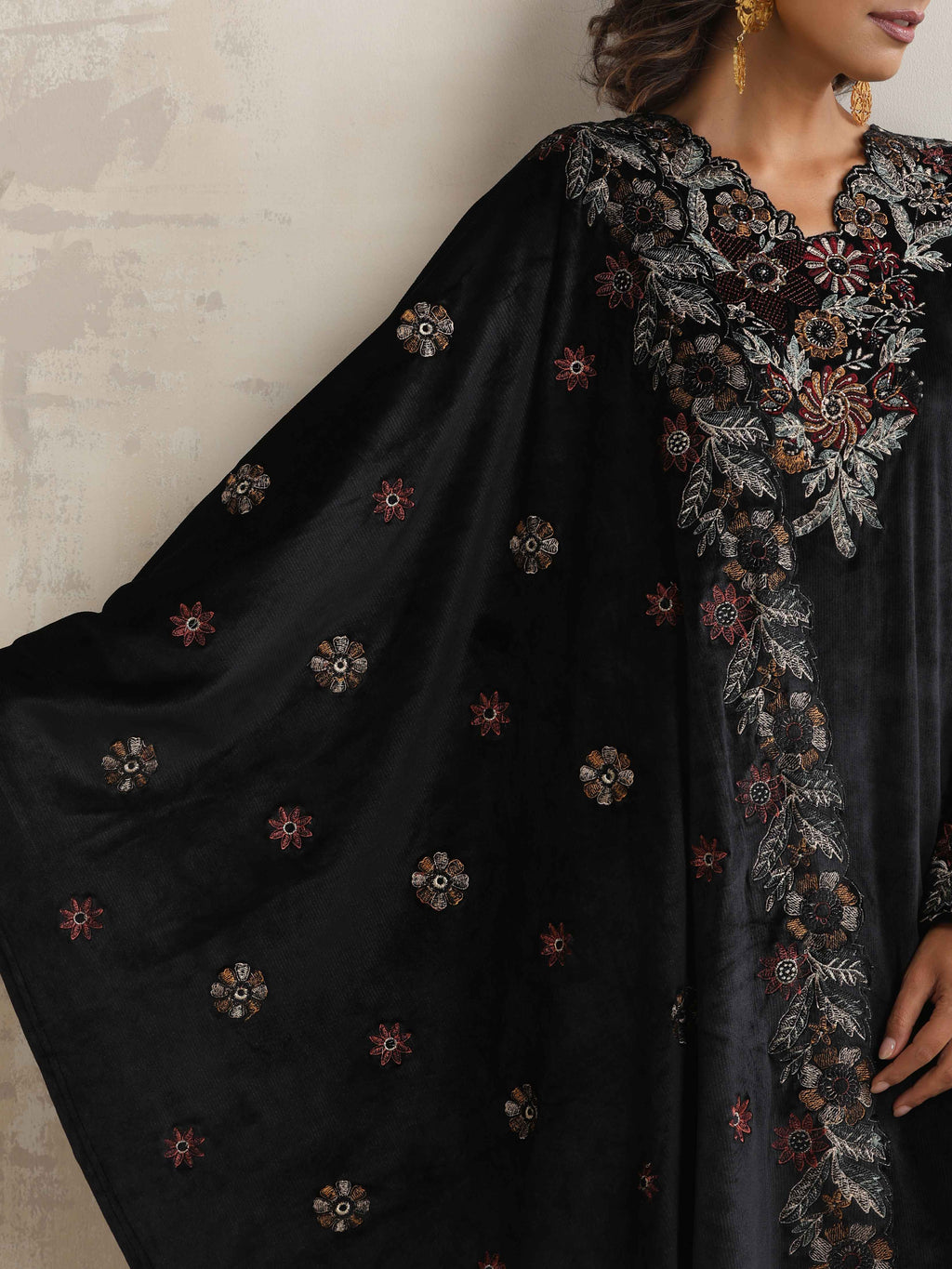 trueBrowns Black Velvet Floral Embroidered Kurta Pant Dupatta Set - Distacart