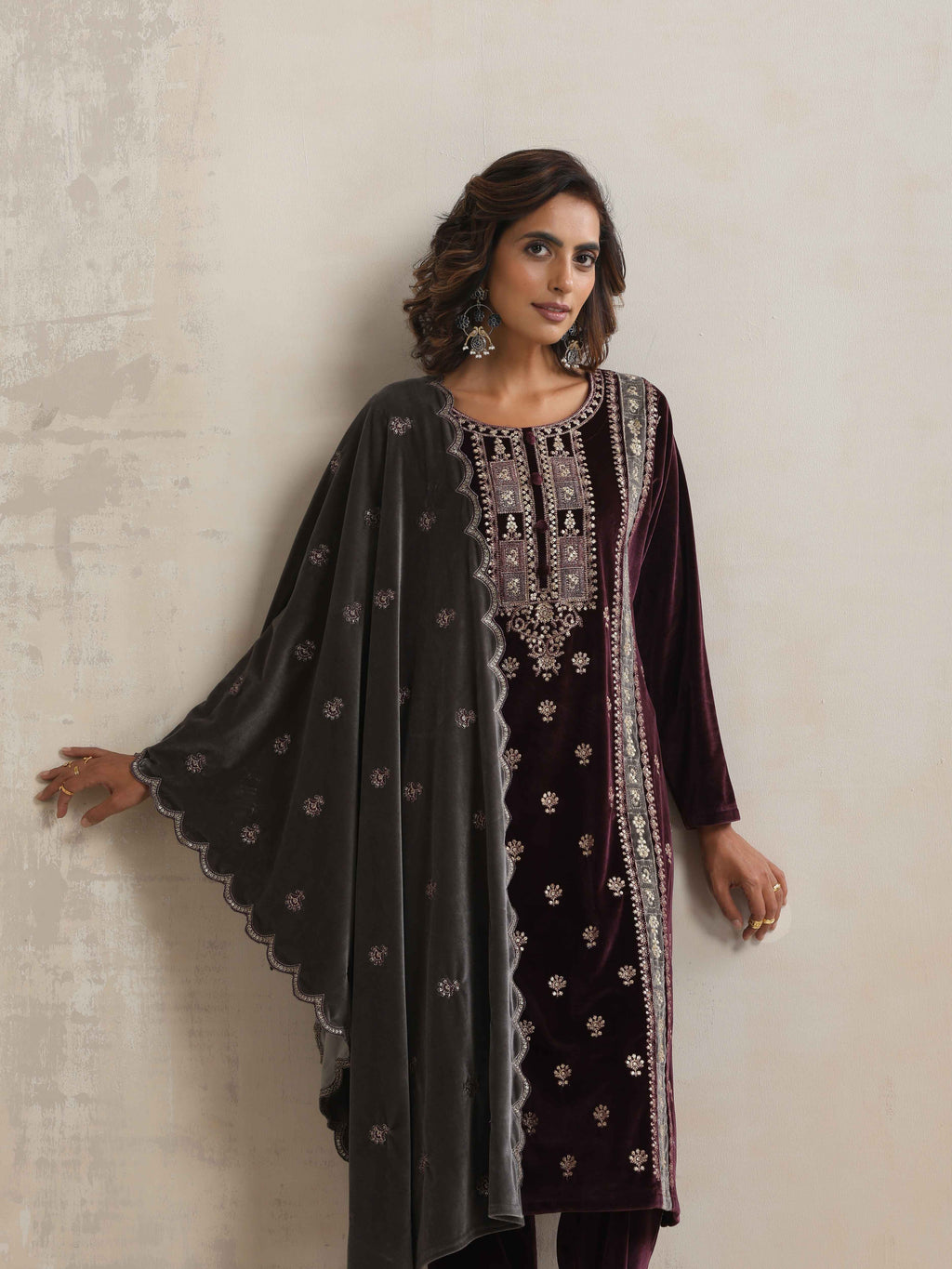 trueBrowns Purple Velvet Embroidered Kurta Pant Dupatta Set - Distacart