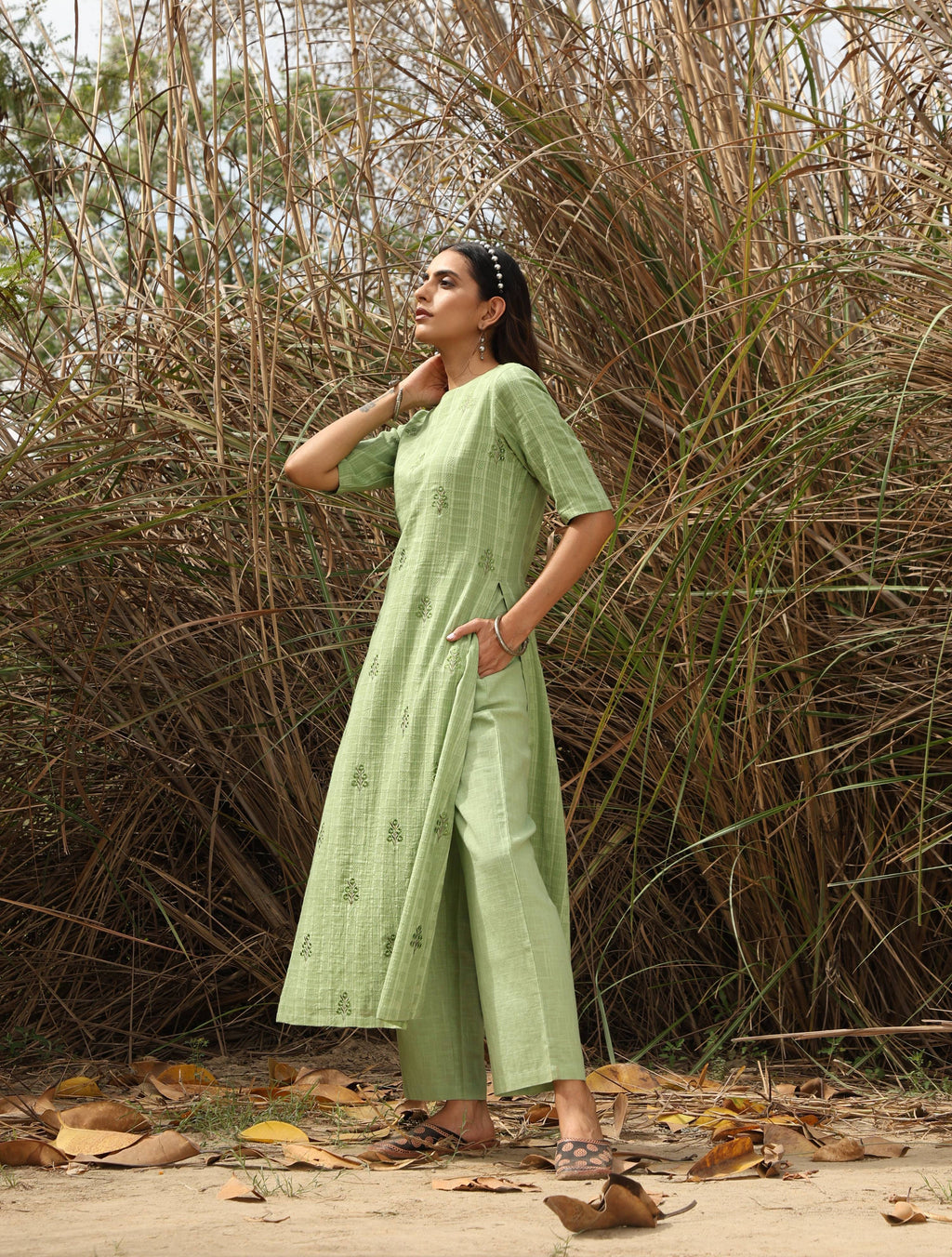 trueBrowns Green Cotton Dobby Embroidered Kurta Set - Distacart