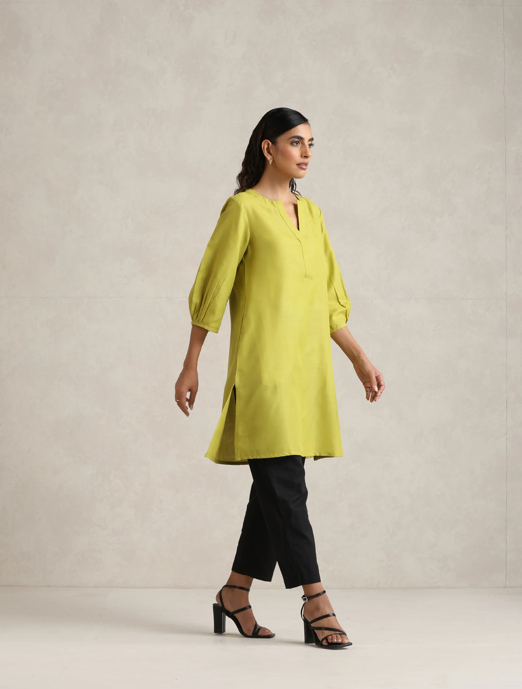 trueBrowns Green Cotton Blend Short Kurta - Distacart