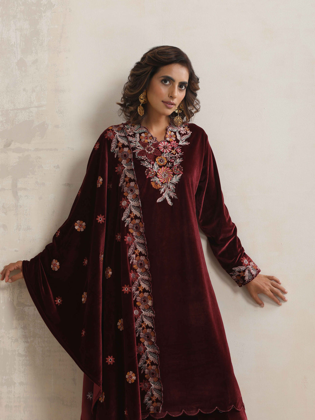 trueBrowns Maroon Velvet Floral Embroidered Kurta Pant Dupatta Set - Distacart
