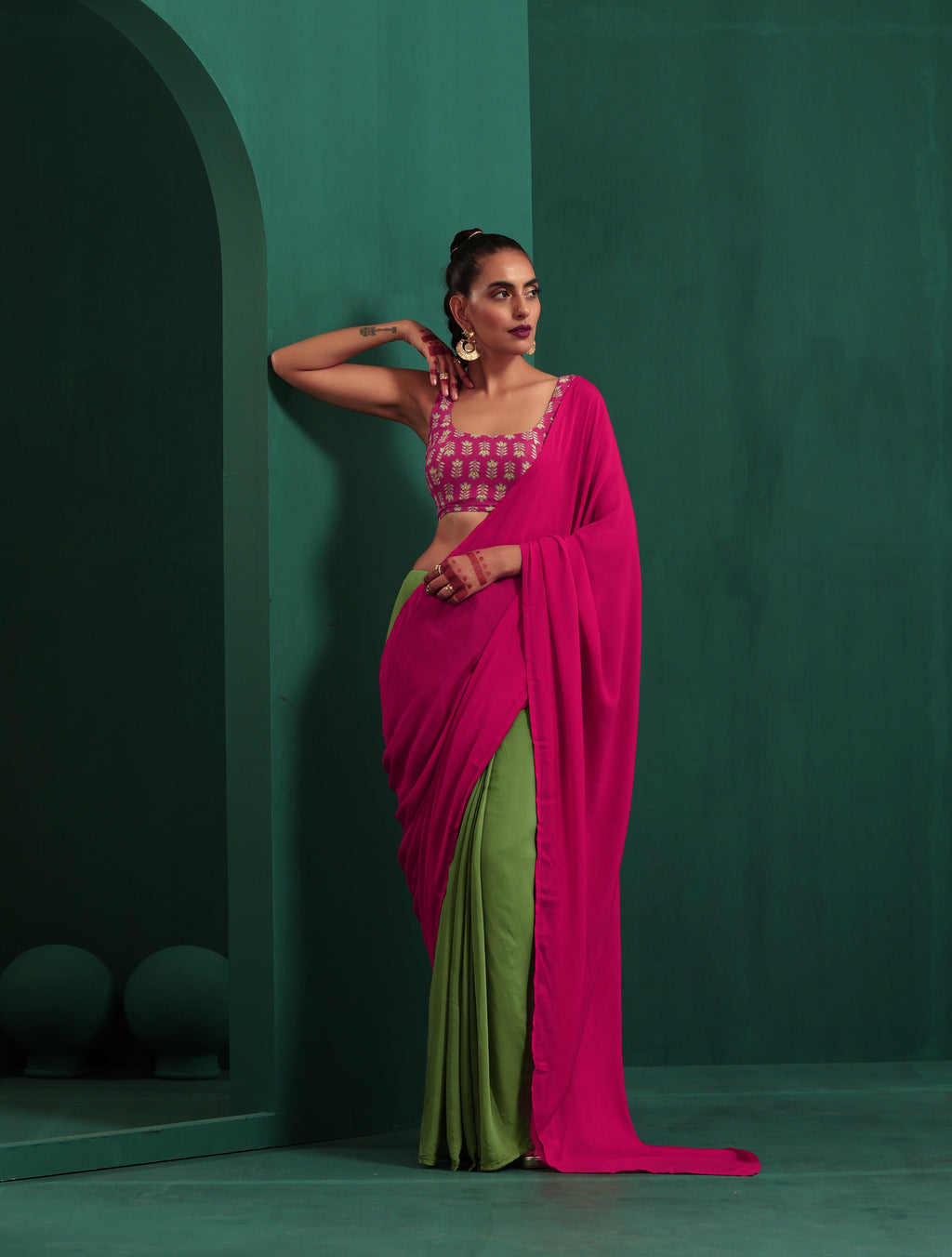 trueBrowns Green Pink Muslin Silk Ready To Wear Saree