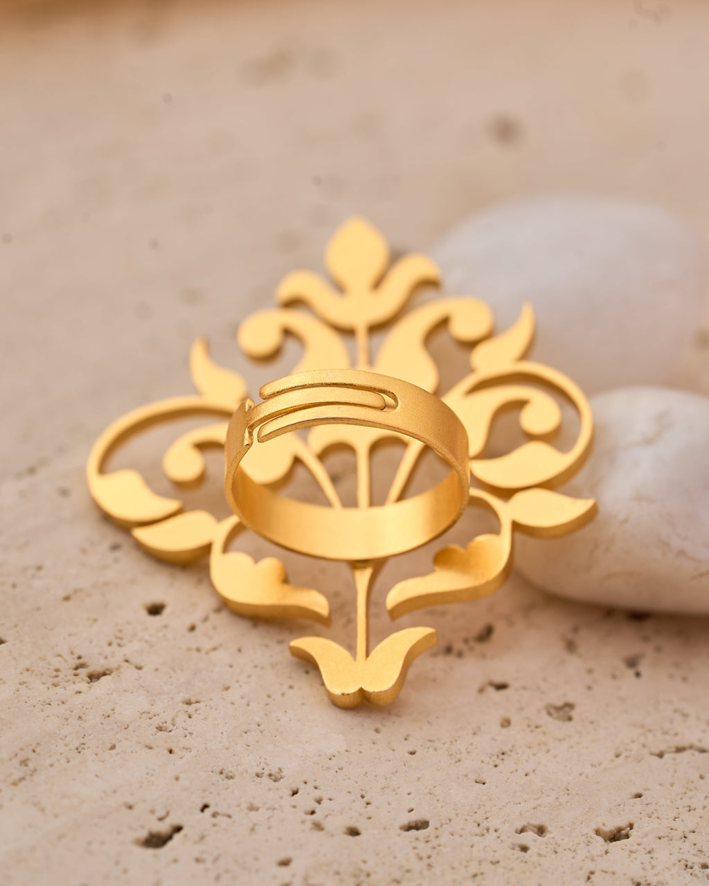 trueBrowns Gold-Polished Leaf Ring