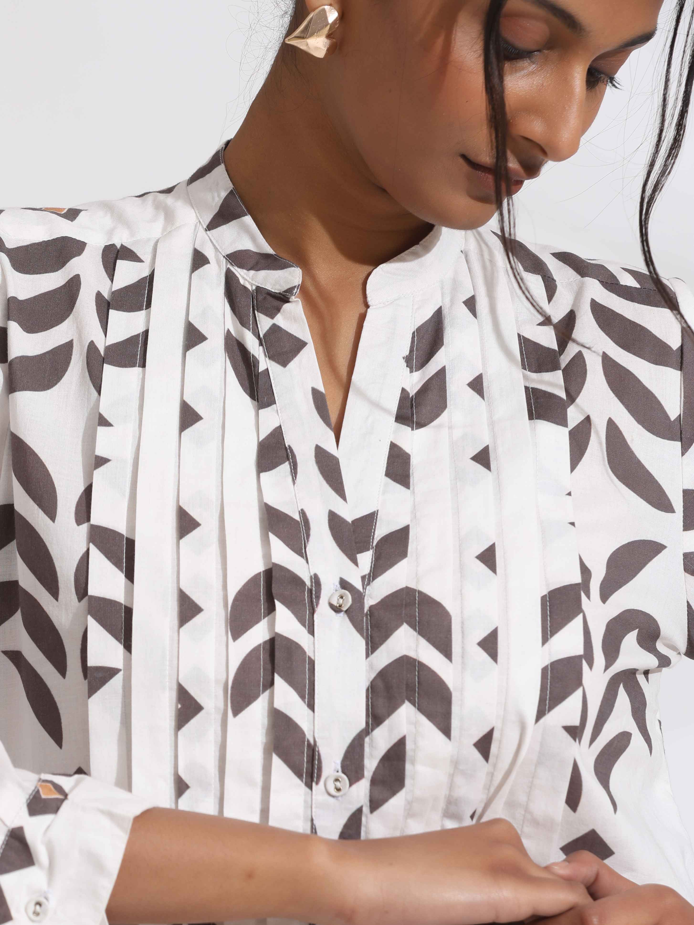 trueBrowns White Cotton Stripe Print Pleated Kurta Set - Distacart