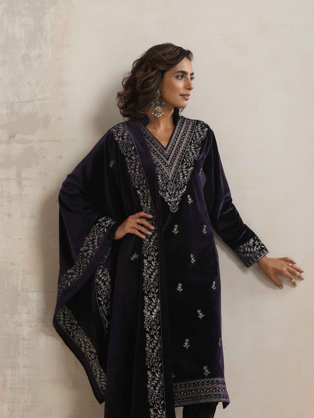 trueBrowns Purple Velvet Embroidered Kurta Pant Dupatta Set - Distacart