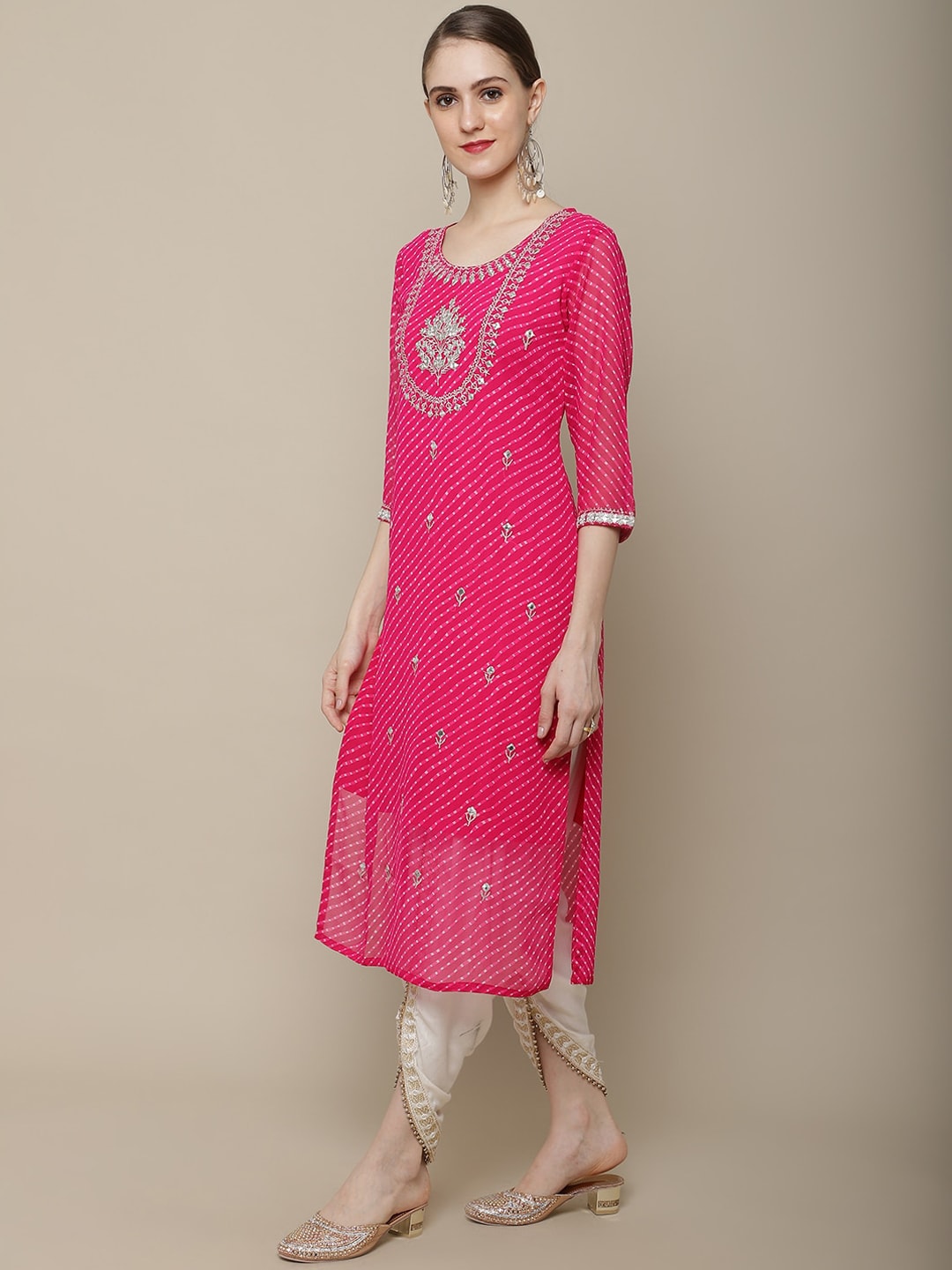 Sangria Women Ethnic Motifs Embroidered Floral Georgette Kurta