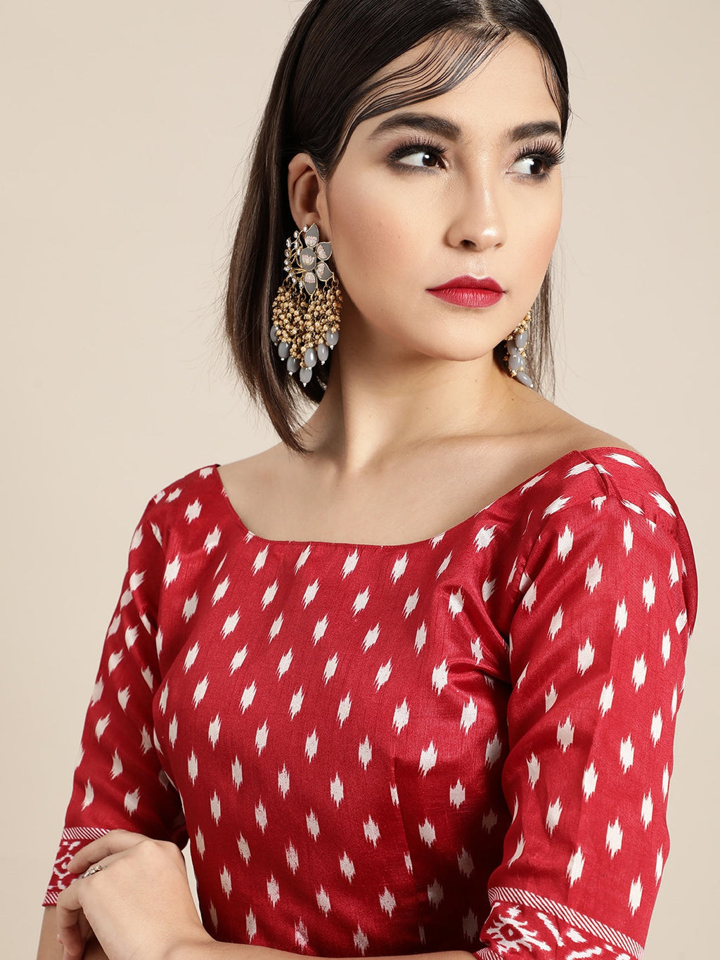 Saree Mall Geometric Silk Blend Saree with Printed border