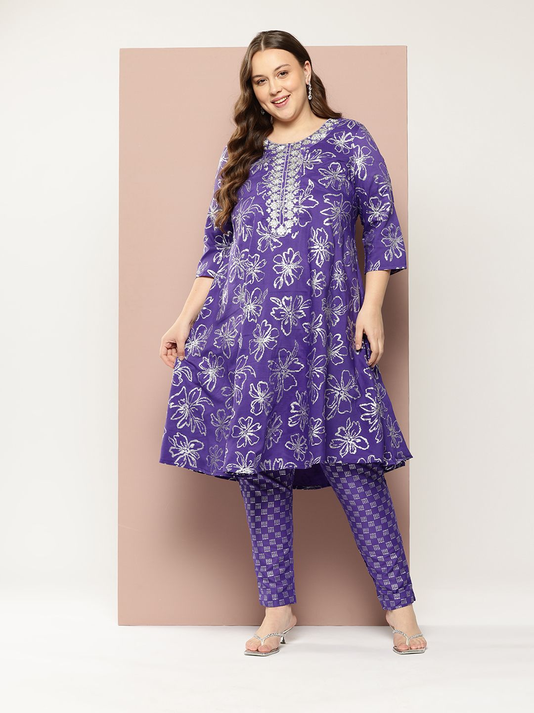 Sztori Plus Size Floral Printed Yoke Design Kurta with Trousers