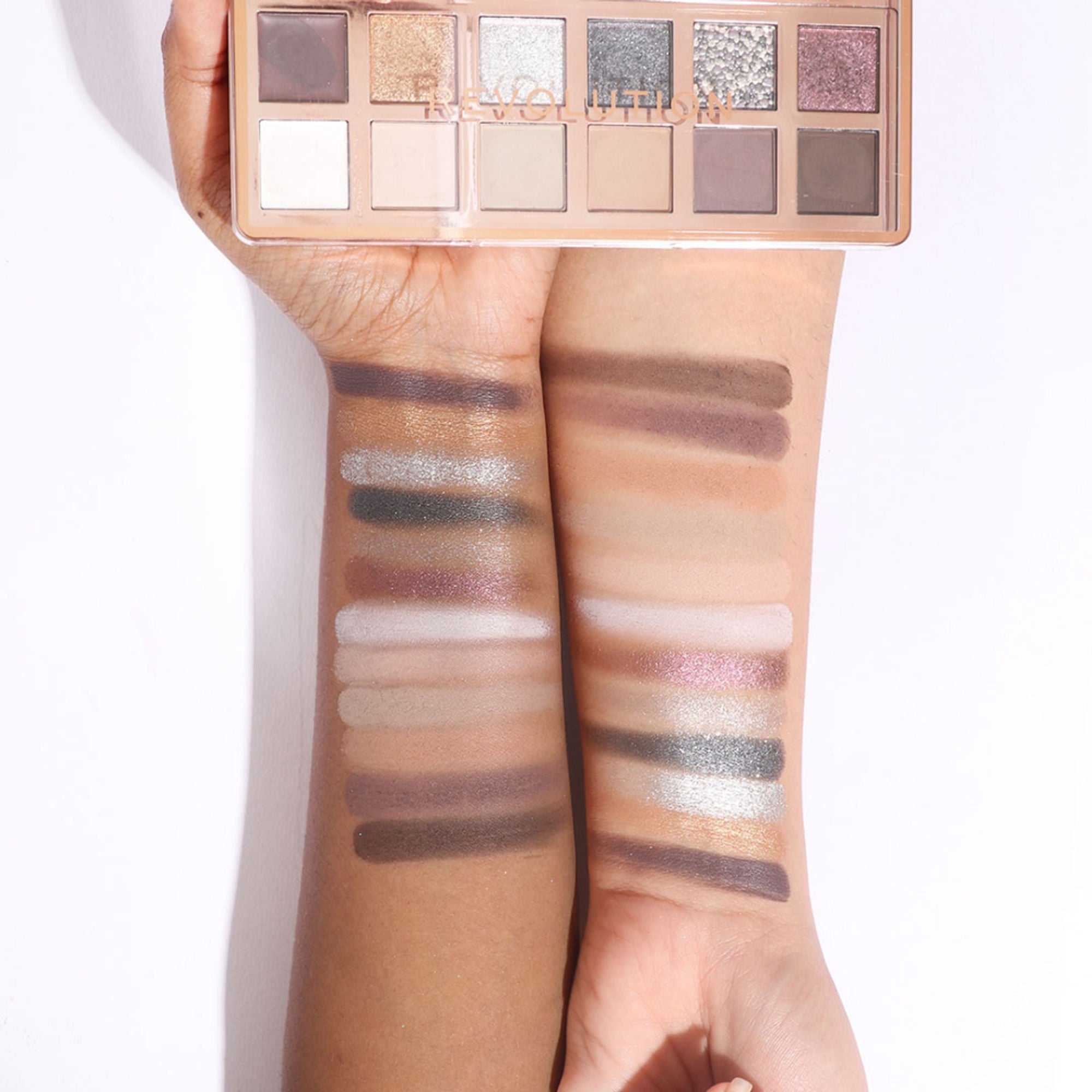 Makeup Revolution Eyeshadow Palette - The Smokey Icon Grunge - Distacart