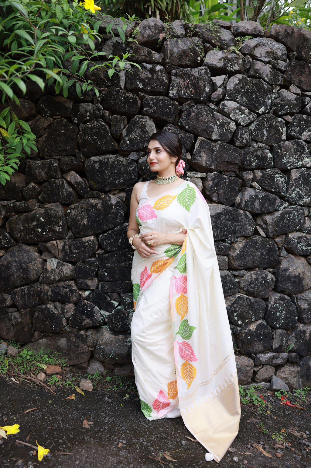 White Pure Silk Woven Design Saree with Unstitched Blouse - Hiral Fashion