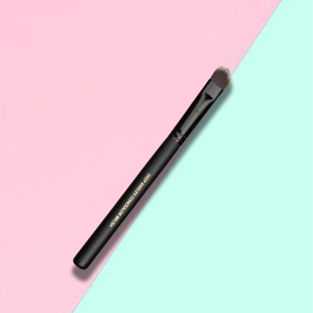 CUFFS N LASHES Deep Angled Concealer Brush - F011