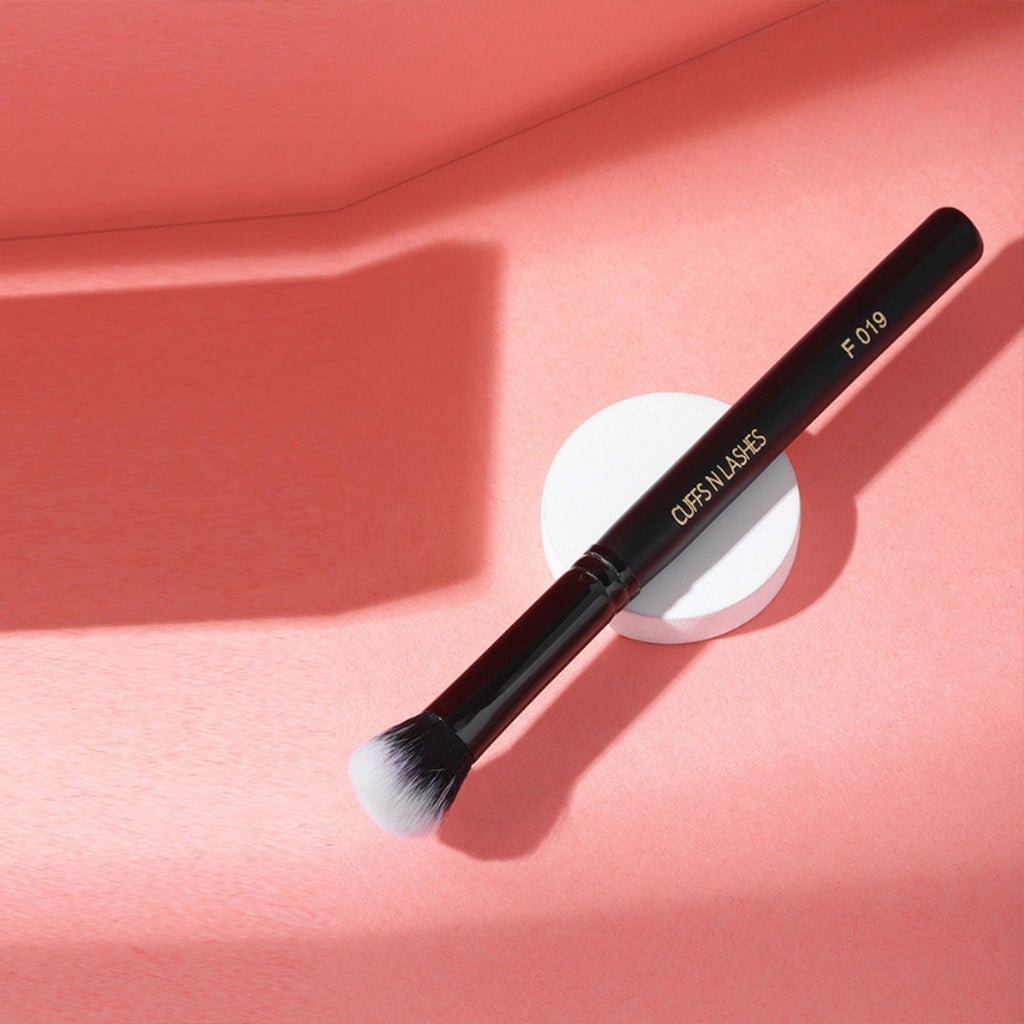 CUFFS N LASHES Small Concealer Brush - F019 - Distacart