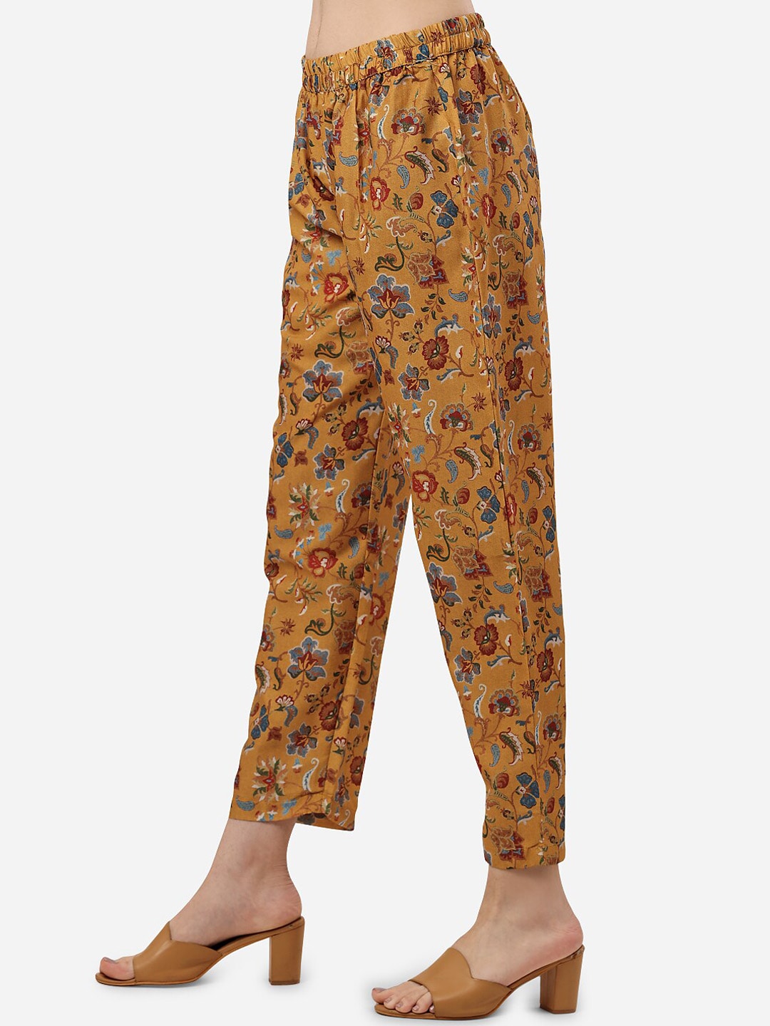 HERE&NOW Women Mustard Yellow Floral Printed Kurti with Trousers