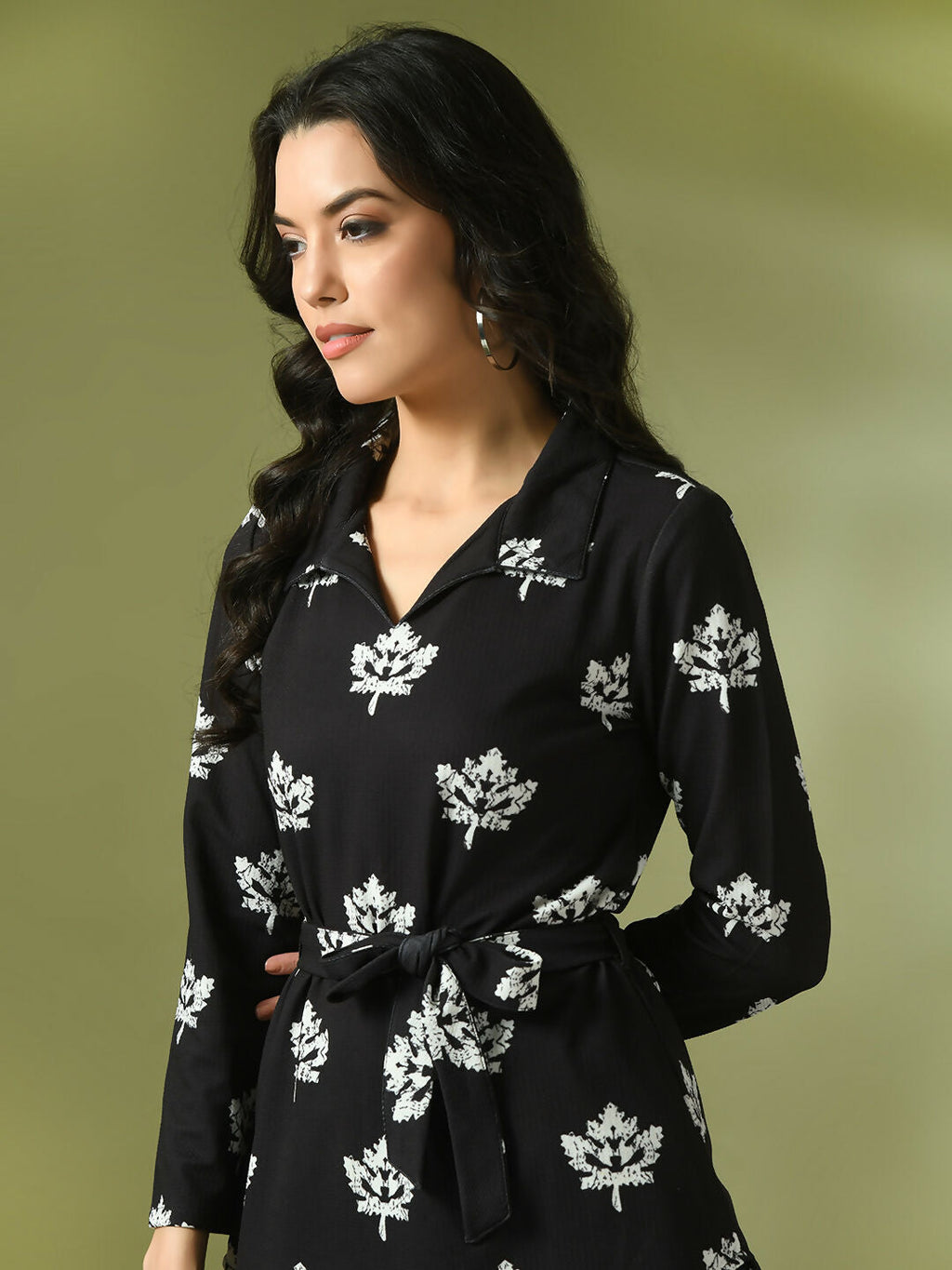 Myshka Women's Black Printed Polo Collar Party Top With Trousers Co-ord set