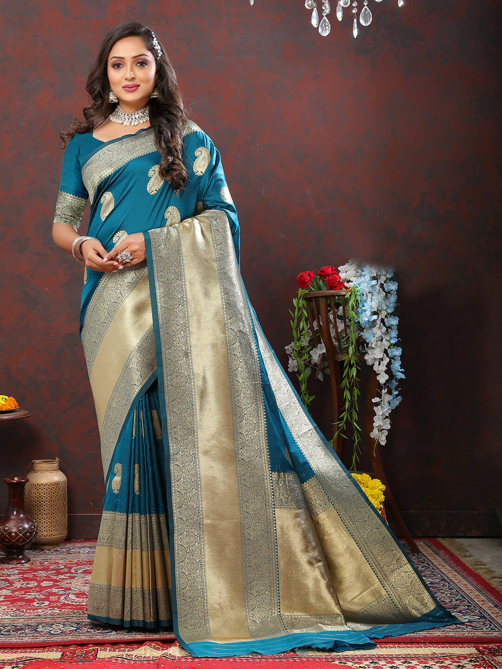 Lorenvalley Fashion Rama Soft Silk Woven Design Gold Zari Weaving Saree