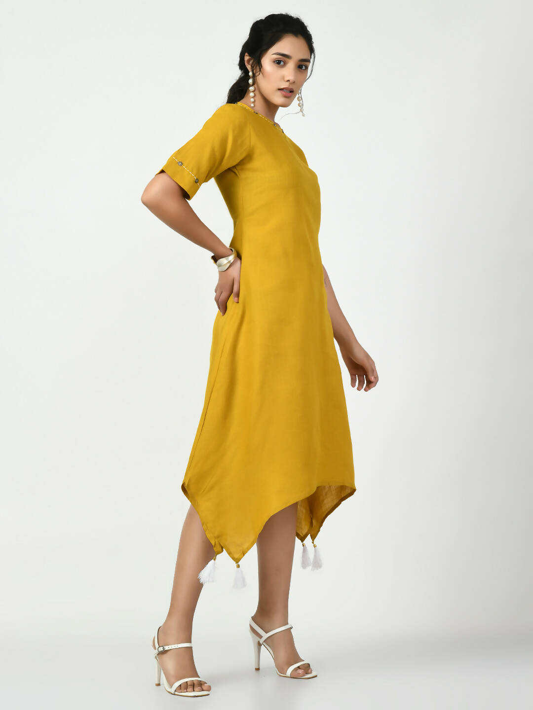 Myshka Women's Mustard A-Line Solid Kurta