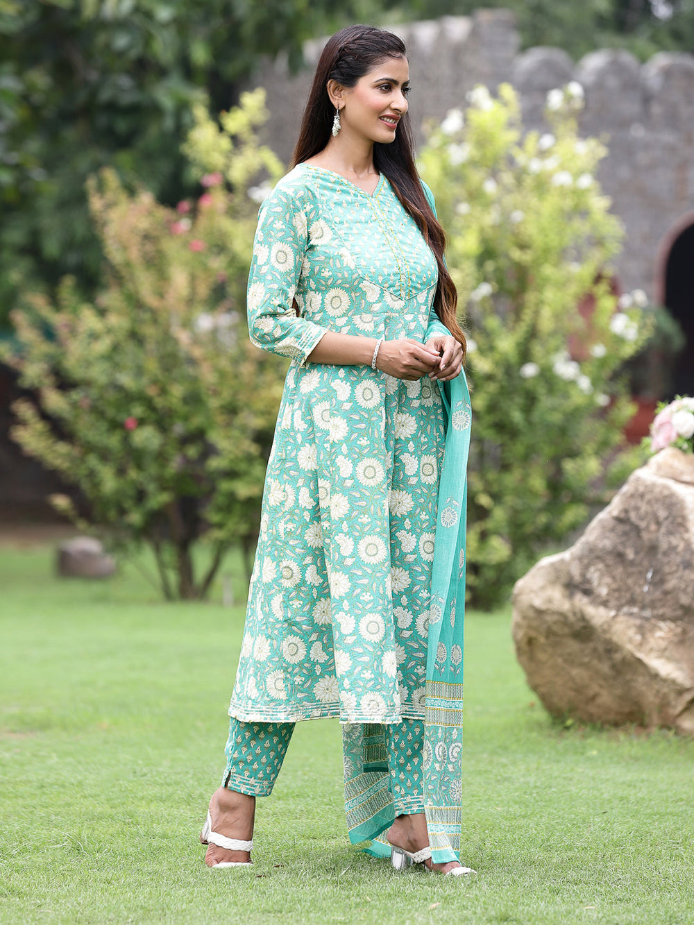 Juniper Women's Seagreen Cotton Cambric Festive Printed Kurta Set - Distacart