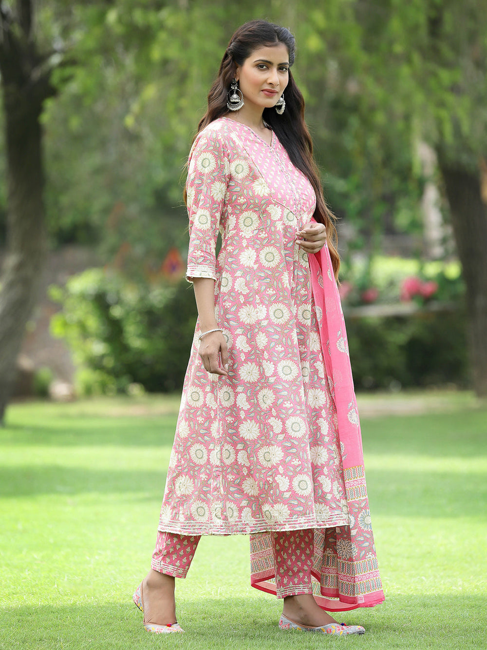 Juniper Women's PInk Cotton Cambric Festive Printed Kurta Set - Distacart