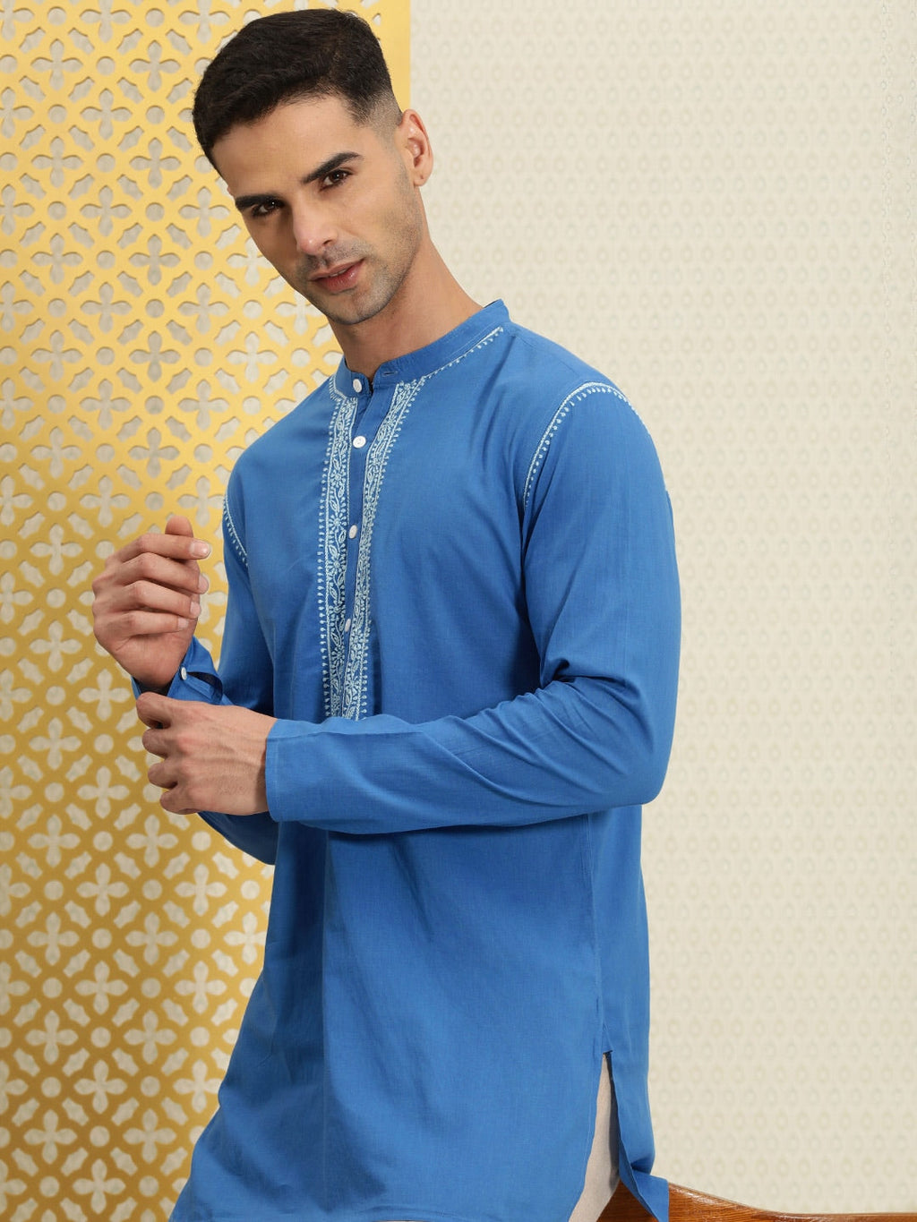 House of Pataudi Men Pure Cotton Solid Chikankari Jashn Short Kurta