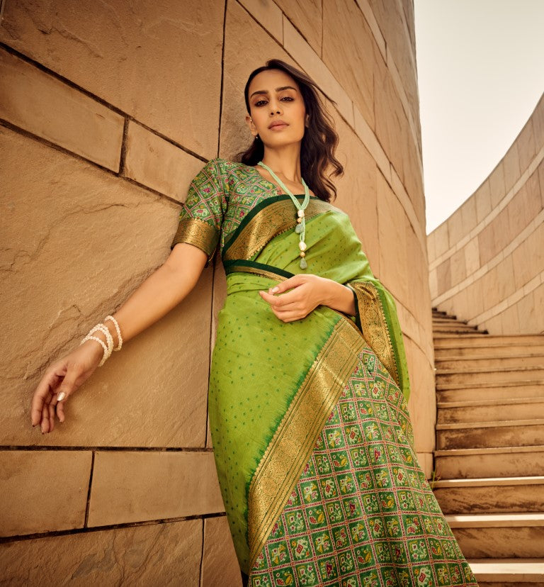 Monjolika Fashion Green Color Handloom Silk Patola Printed Saree With Blouse - Distacart
