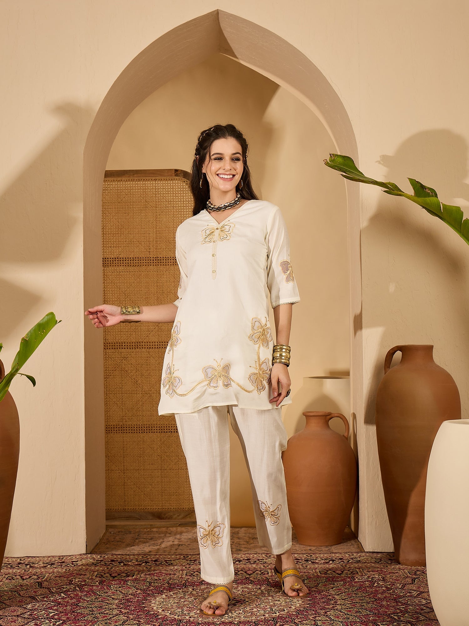Joban Fashion Off White Silk Embroidered Readymade Kurta Set - Distacart