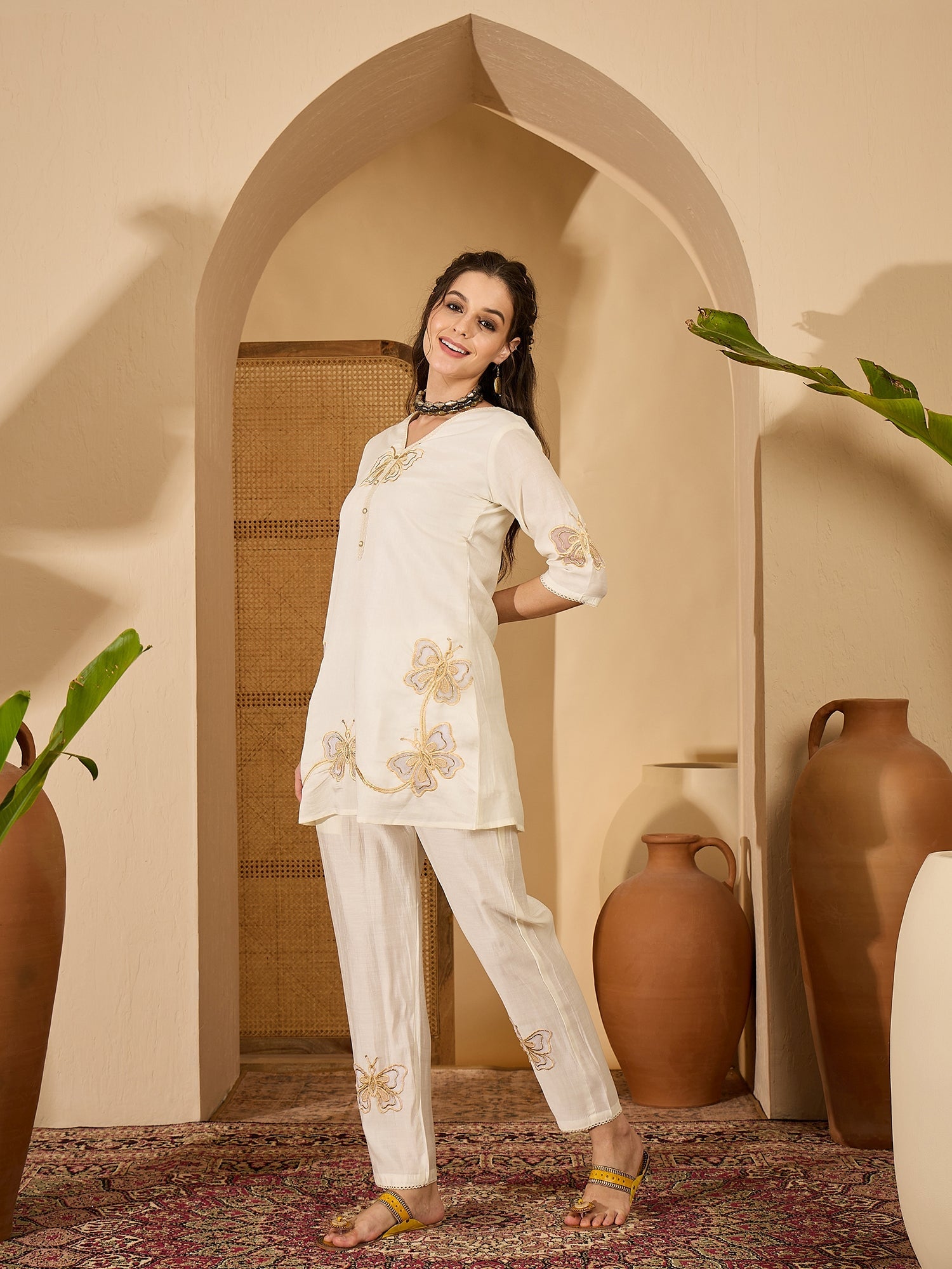 Joban Fashion Off White Silk Embroidered Readymade Kurta Set - Distacart