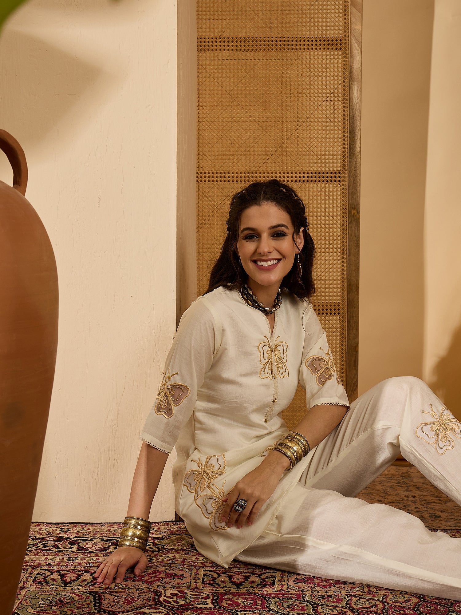 Joban Fashion Off White Silk Embroidered Readymade Kurta Set - Distacart