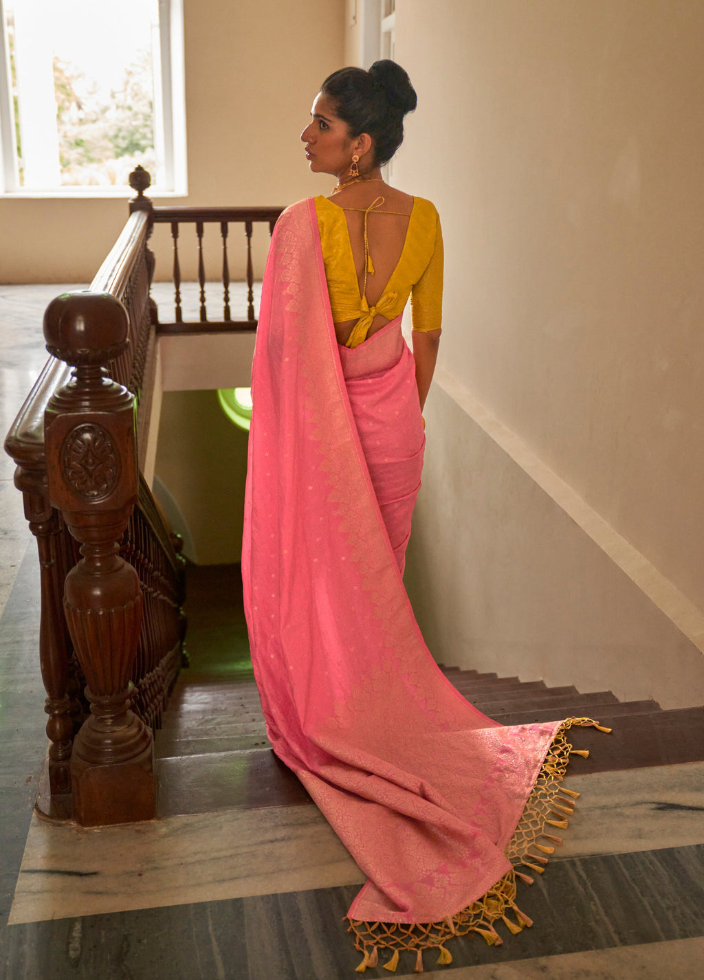 Monjolika Fashion Salmon Colour Weaving Nylon Silk Saree