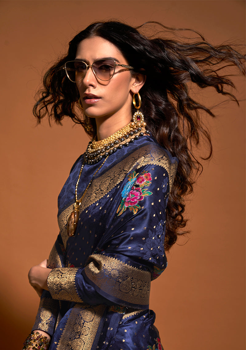 Monjolika Fashion Handloom Silk Navy Blue Weaving Zari Classic Saree