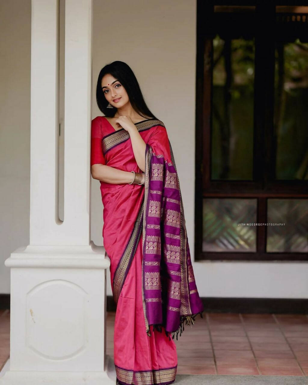 DEIANA'S Beautiful Designer Golden zari Soft Lichi Silk Saree - Pink