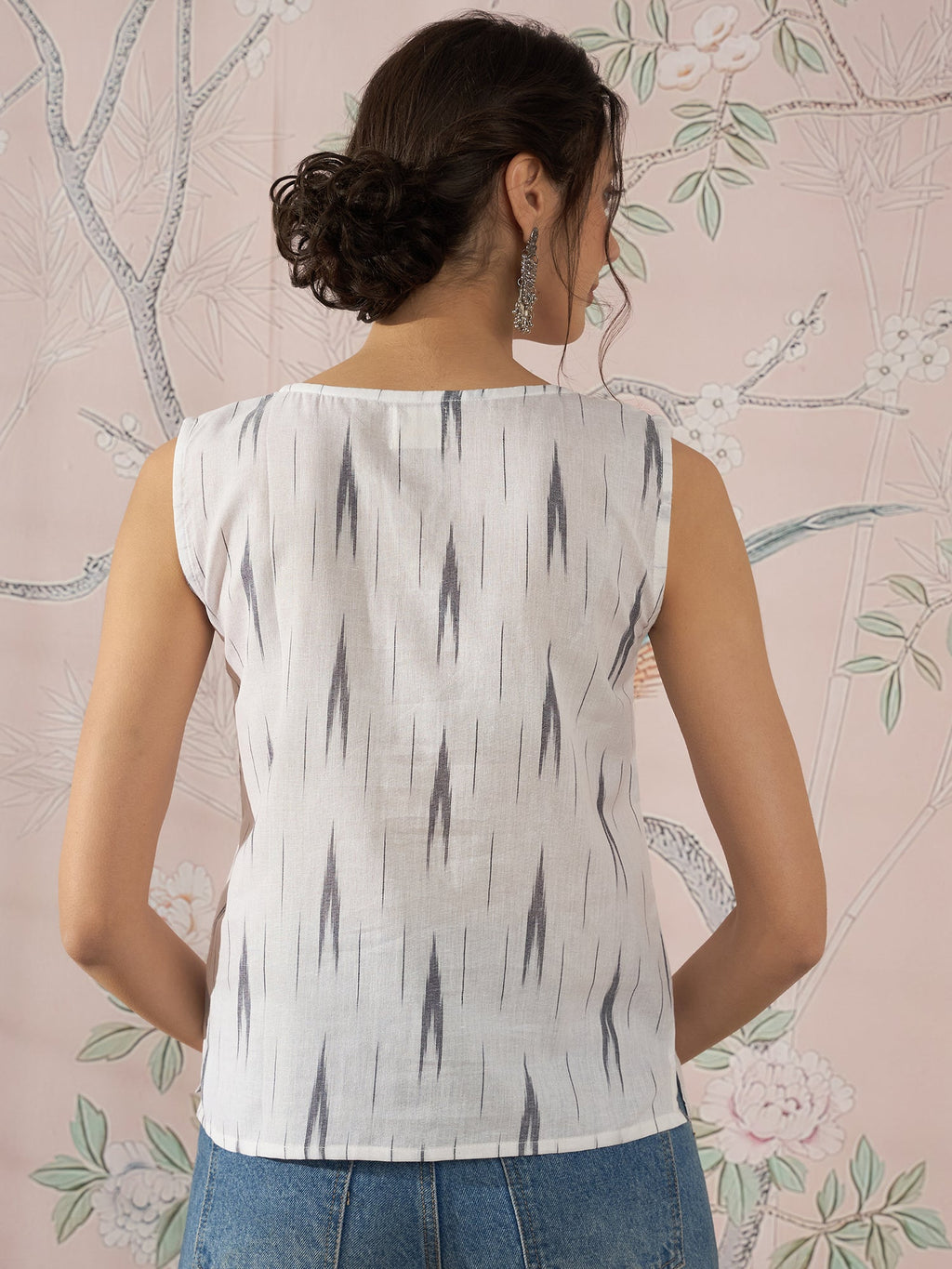 InWeave White Black Ikkat W/S Top