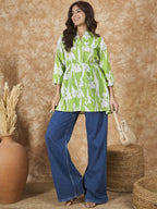 InWeave Apple Green White Mandarin Top