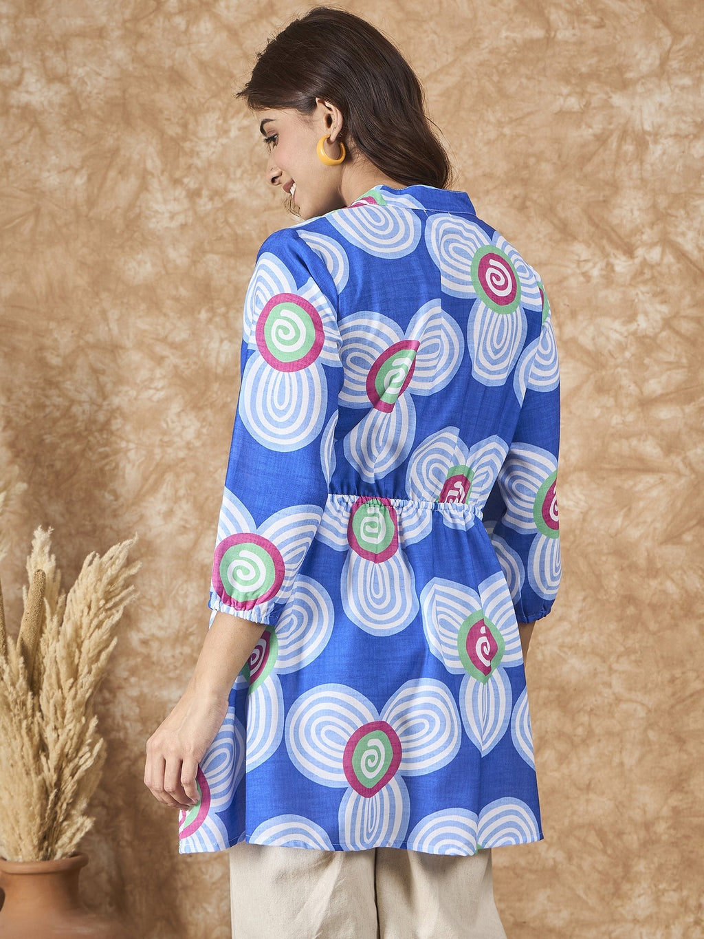 InWeave Blue White Flower Mandarin Top