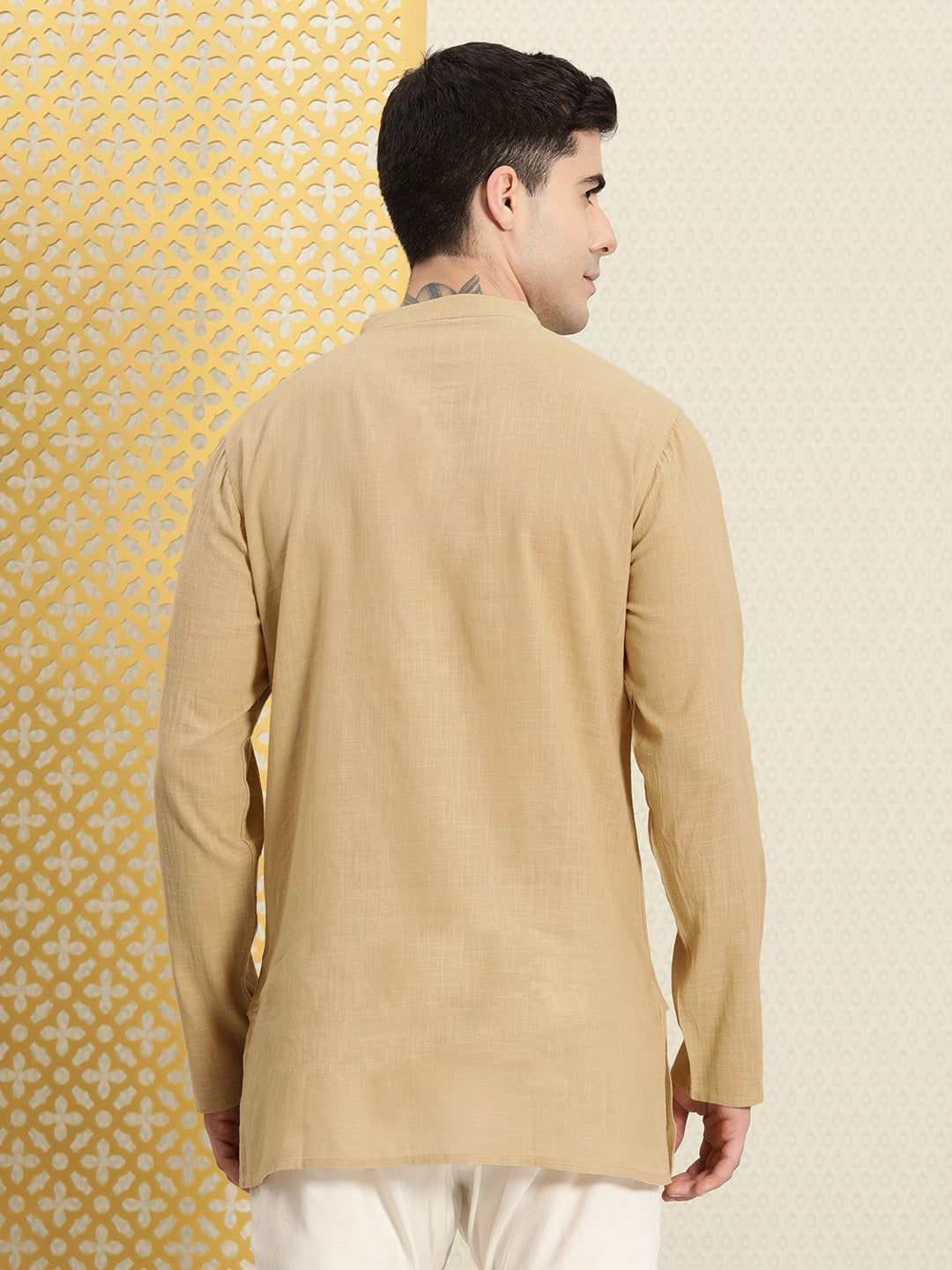 House of Pataudi Men Pure Cotton Solid Chikankari Jashn Short Kurta