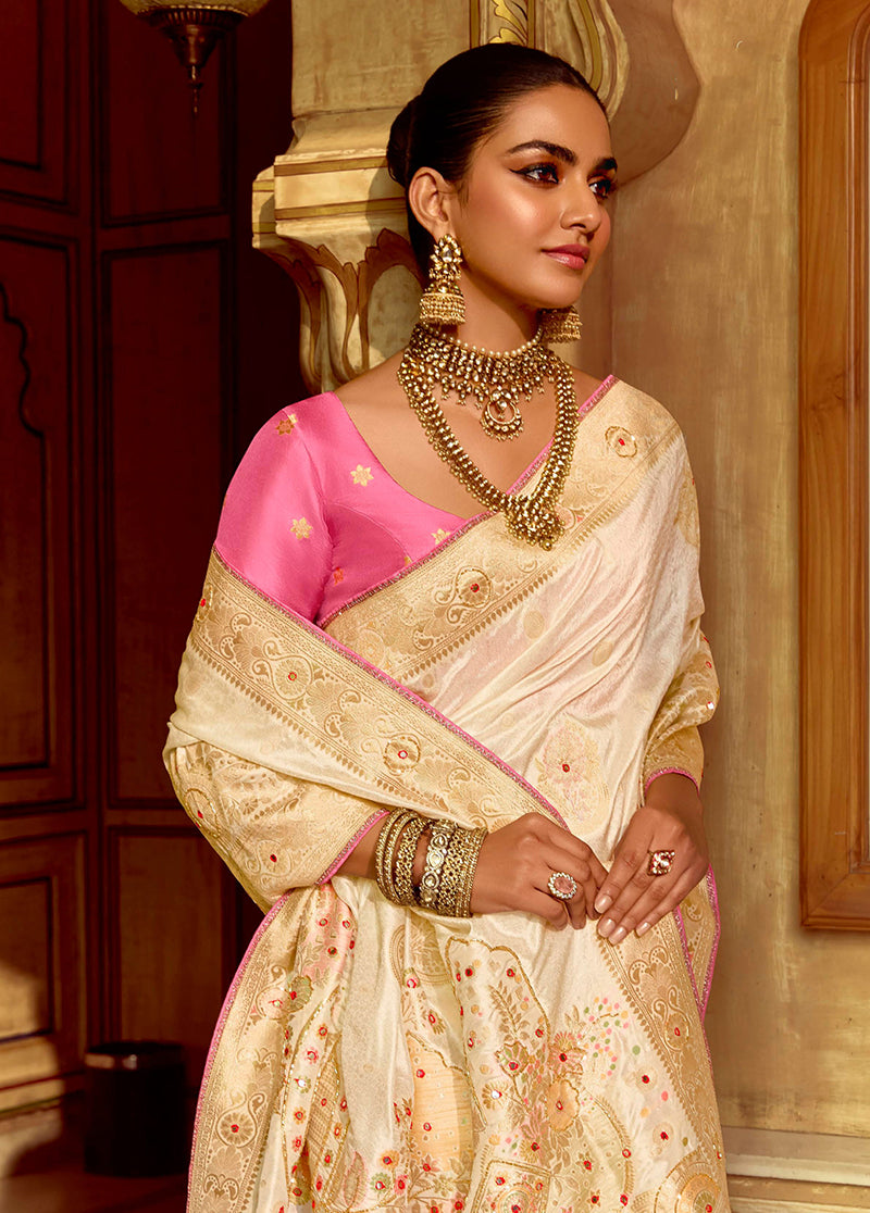 Monjolika Fashion Silk Blend Weaving Off White Traditional Saree