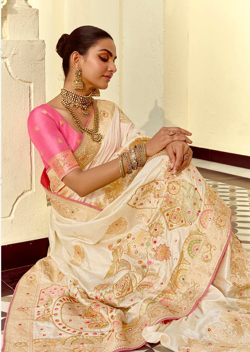 Monjolika Fashion Silk Blend Weaving Off White Traditional Saree