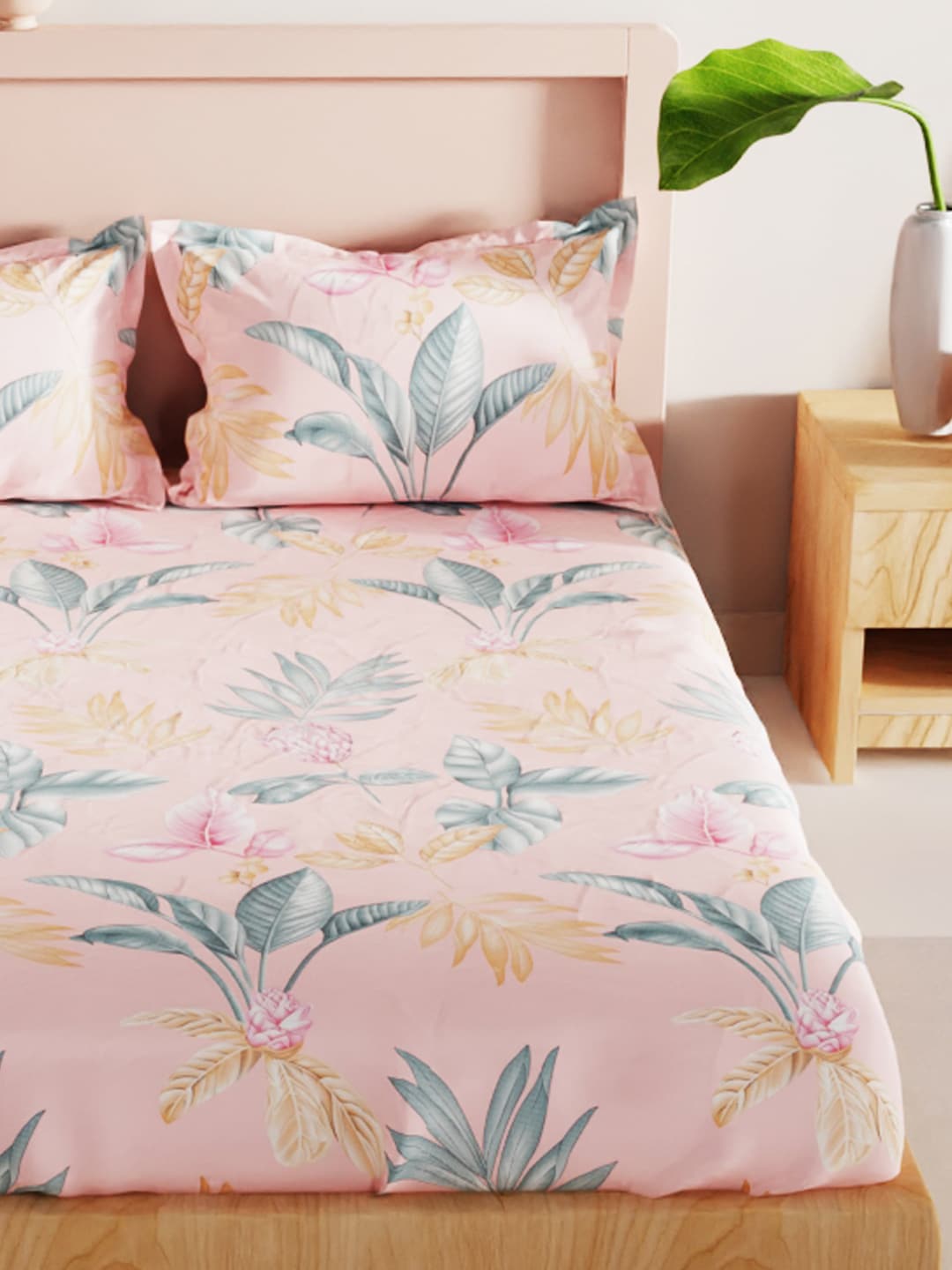 BIANCA Coral & Orange Floral 186 TC King Bedsheet with 2 Pillow Covers