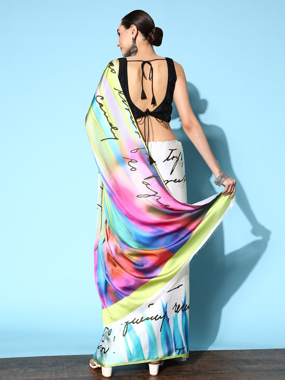 Tikhi Imli Off White & Green Abstract Print Satin Saree - Distacart